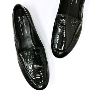 DONALD J. PLINER || Black Patent Leather Loafers